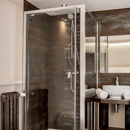 Nation Montmartre Hotel
