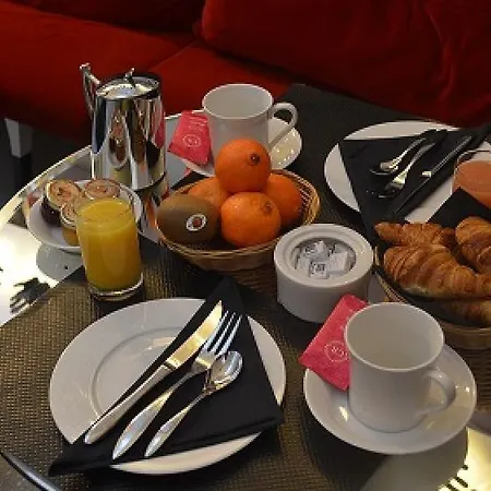 Du Triangle D'or Hotell 3*