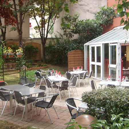 Hotell Median Congres Paris