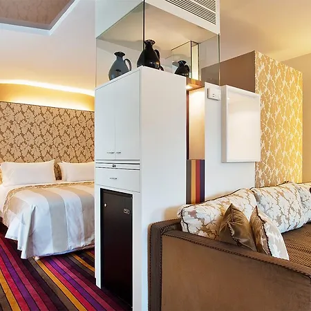 Hotel Cambon 4*