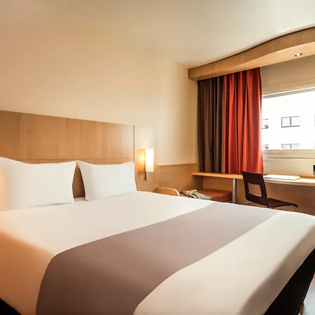 Hotel Ibis Montmartre 18ème Parigi