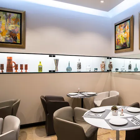 Hotel Cambon