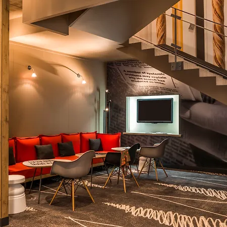 Hotel Ibis Montmartre 18ème Parigi