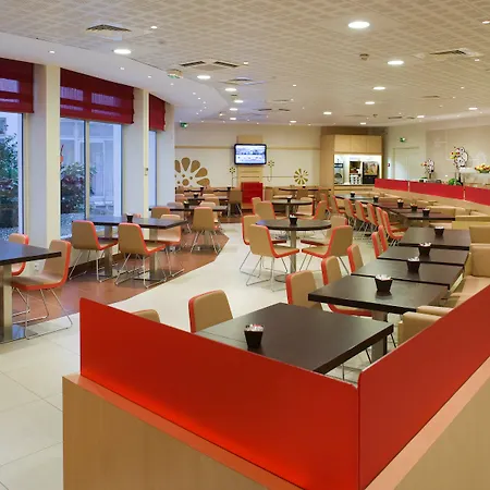Hotel Ibis Montmartre 18ème 3*