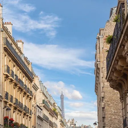Yllen Eiffel Paris