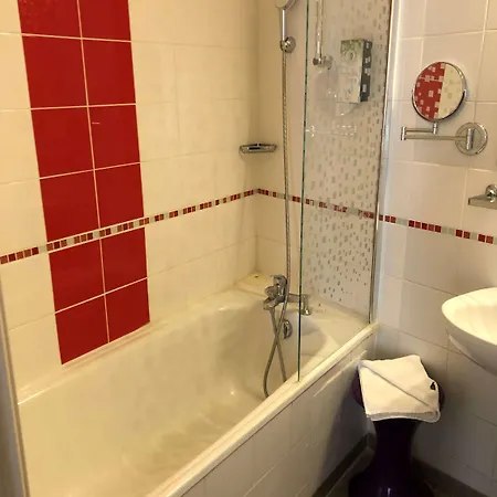 Kyriad 13 - Italie Gobelins Hotel 3*