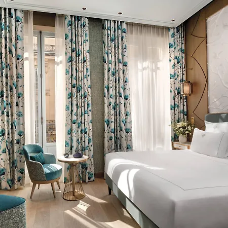 호텔 La Demeure Montaigne 5*