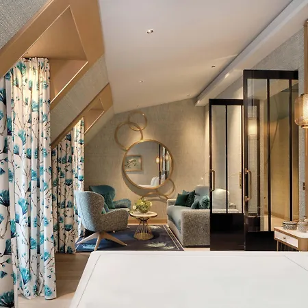 호텔 La Demeure Montaigne 5*