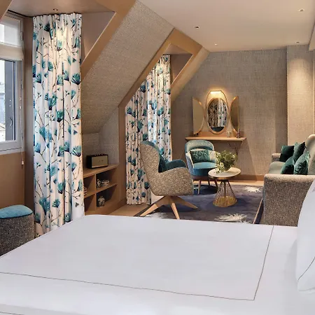 호텔 La Demeure Montaigne 5*