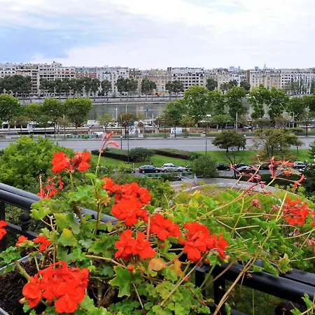 Mercure Tour Eiffel Pont Mirabeau Otel Paris