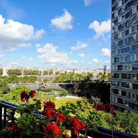 Mercure Tour Eiffel Pont Mirabeau