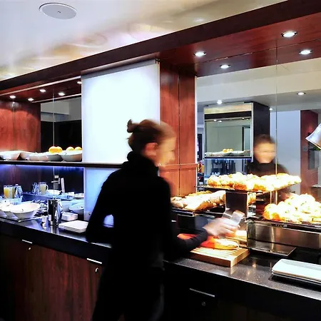 Mercure Tour Eiffel Pont Mirabeau Otel Paris