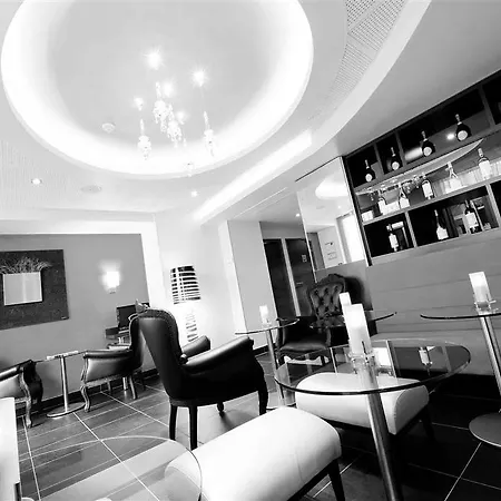 Mercure Tour Eiffel Pont Mirabeau Otel