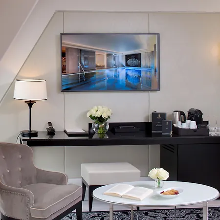La Haussmann 4* Paris