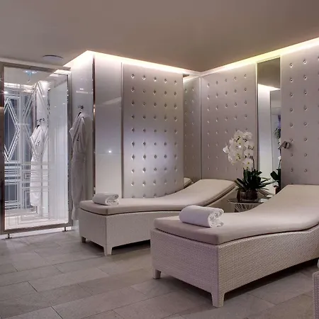 La Haussmann 4* Paris