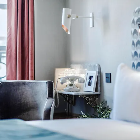 Handsome Hotel Paris