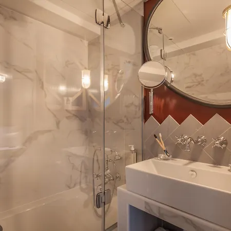 Handsome Hotel Paris