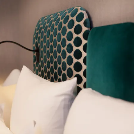 Hotel Handsome 3*