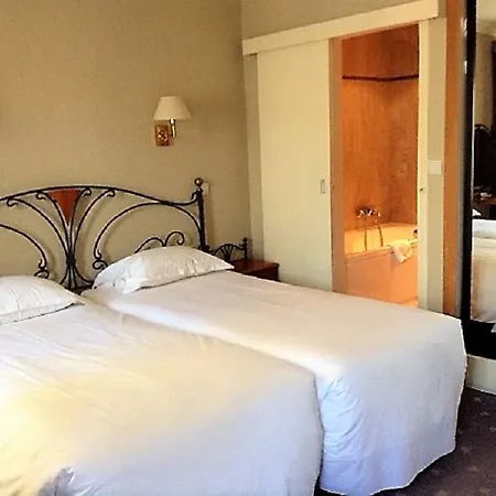 London Hotel 3*