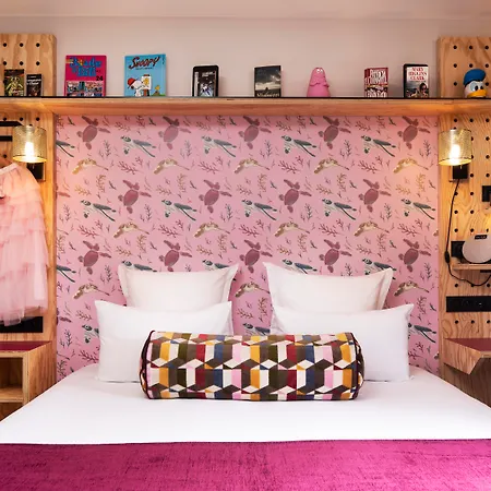 Locomo 3* Paris