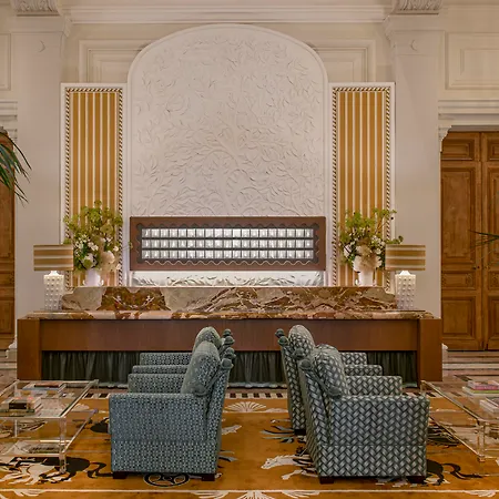 Saint Hotel