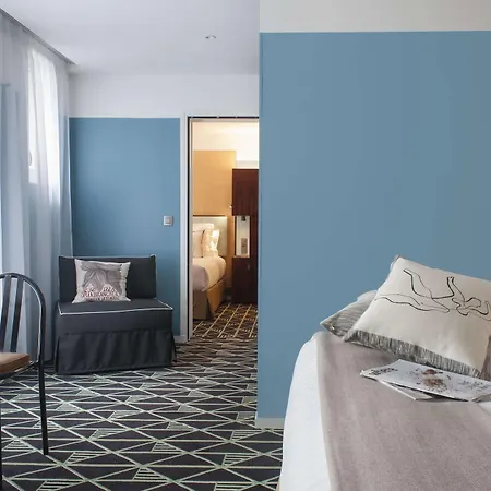 Eiffel Blomet Otel