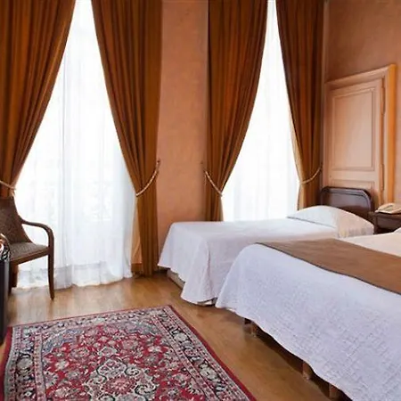 Hotel Du Palais Bourbon 3*