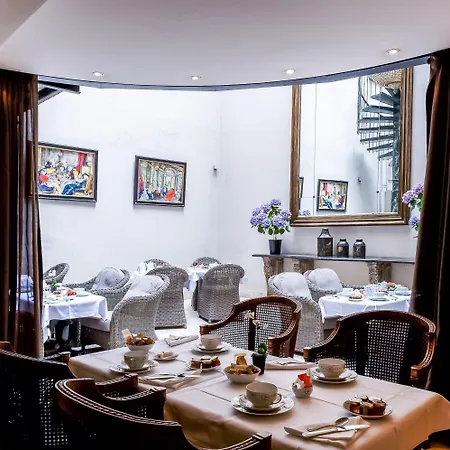 Chateaubriand Hotel Paris