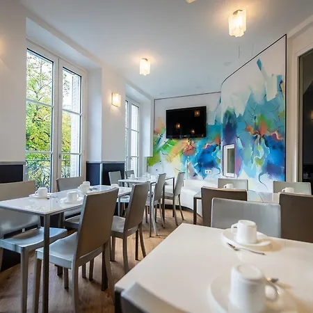 Du Parc Montparnasse 3*