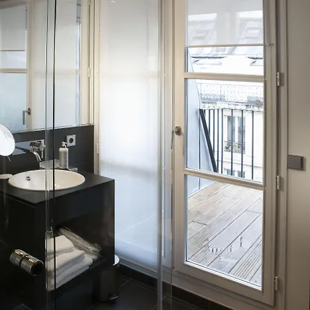 La Lanterne & By Timhotel Paris