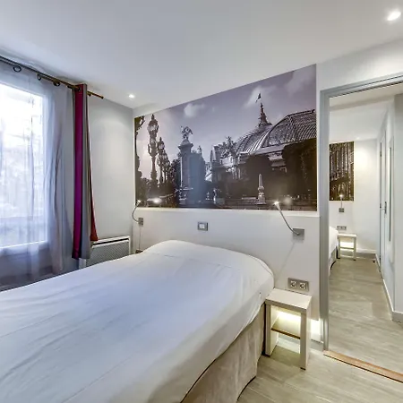 Kyriad 12 Nation Hotel 3*