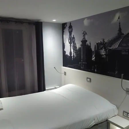 Kyriad 12 Nation Hotel
