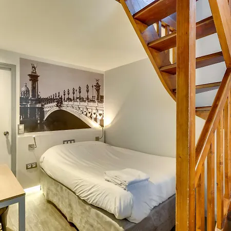 Kyriad 12 Nation Hotel 3*
