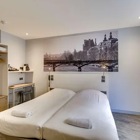 Hotel Kyriad 12 Nation 3*