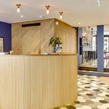 Kyriad 12 Nation Hotel 3*