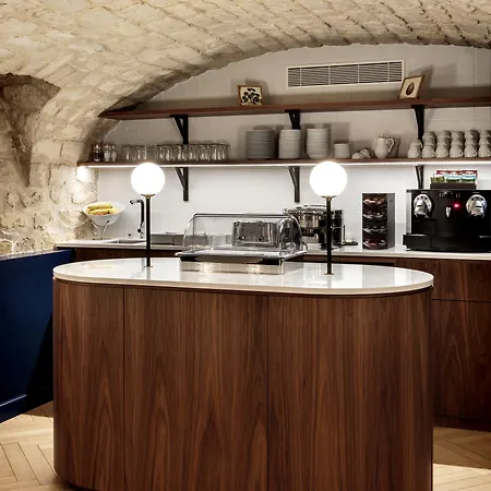 Hotel Rendez-vous Batignolles 3*