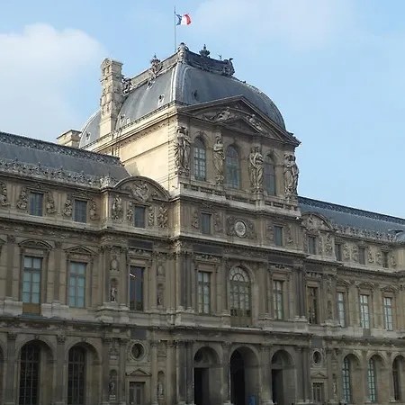 D : Louvre Elegant