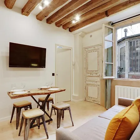 Apartment Authentic - 1br-4p - Le Marais Paris