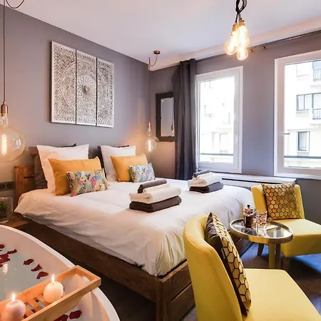 Miss Eiffel Tower Apartment *