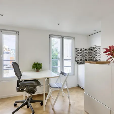 Super Studio In The 11th District *