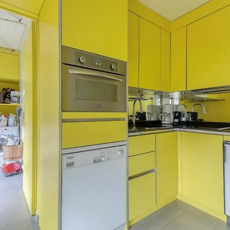 Large And Bright 2 Bdrs Flat With View - 20 Paris