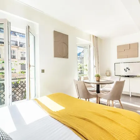 Yuna Les Halles Appartement Paris