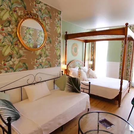 De La Bretonnerie 3* Paris