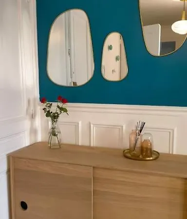 Superbe Haussmanien. 3 Chambres. Apartment *