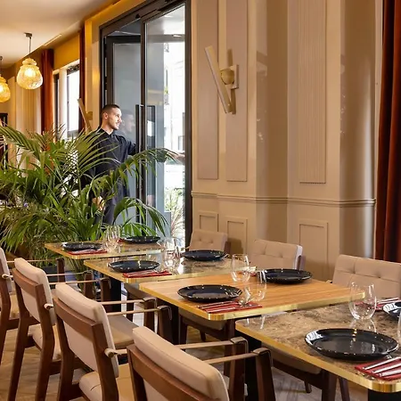 Hotel Le Rocroy Gare Du Nord 4*