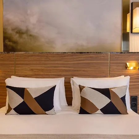 Hotel Le Rocroy Gare Du Nord 4*
