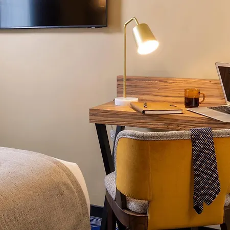 Le Rocroy 4* Paris