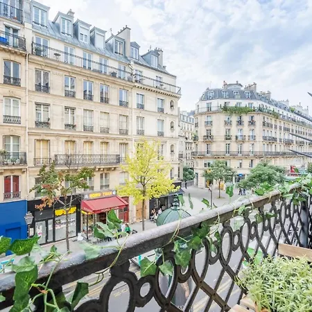 Yuna Les Halles Paris