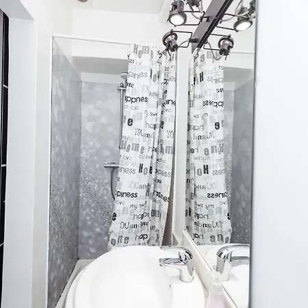Charming T2 With Comfort In Apartment *