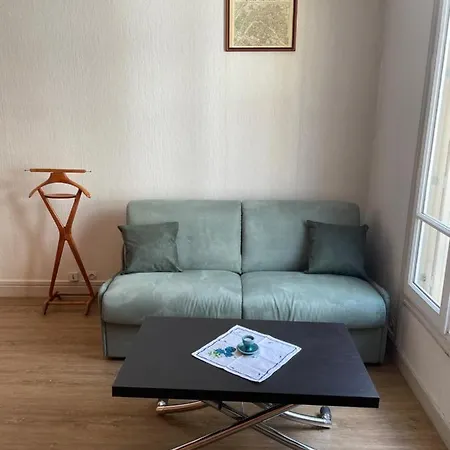 Cosy & Charming Studio, Typically Parisian *